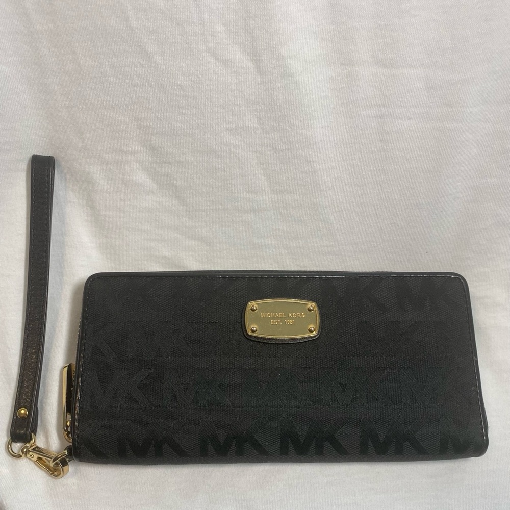 Gently Used Michael Kors Wallet